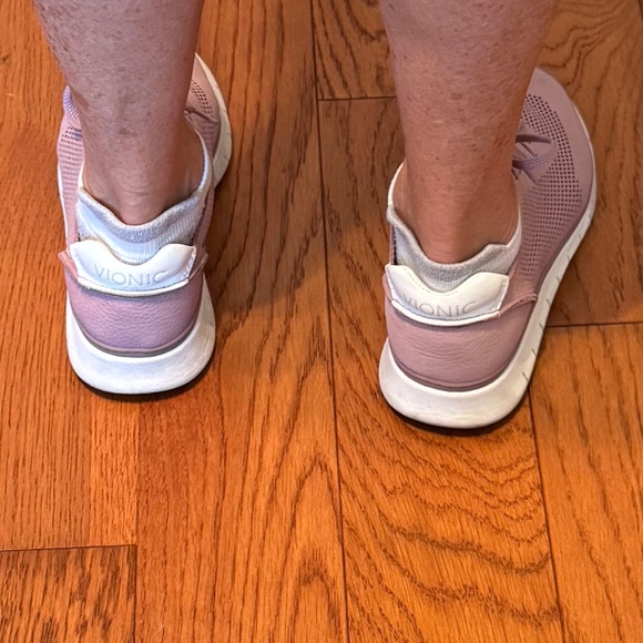 Vionic Joey Nubuck Sneaker in Mauve Size 6.5 - Picture 7 of 8
